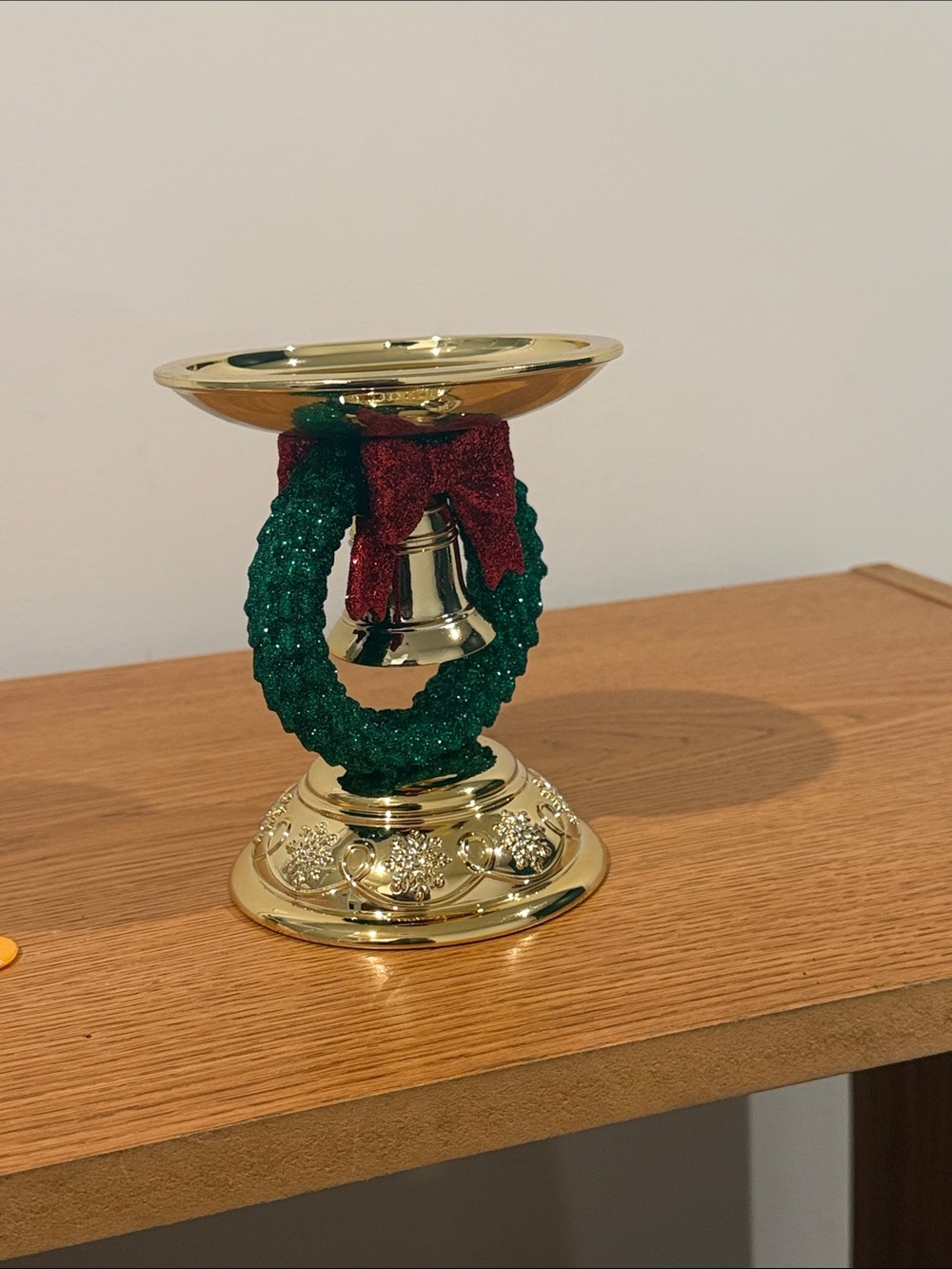 Bath & Body Works Gold Pedestal Candle Holder with Green Wreath and Red Bow